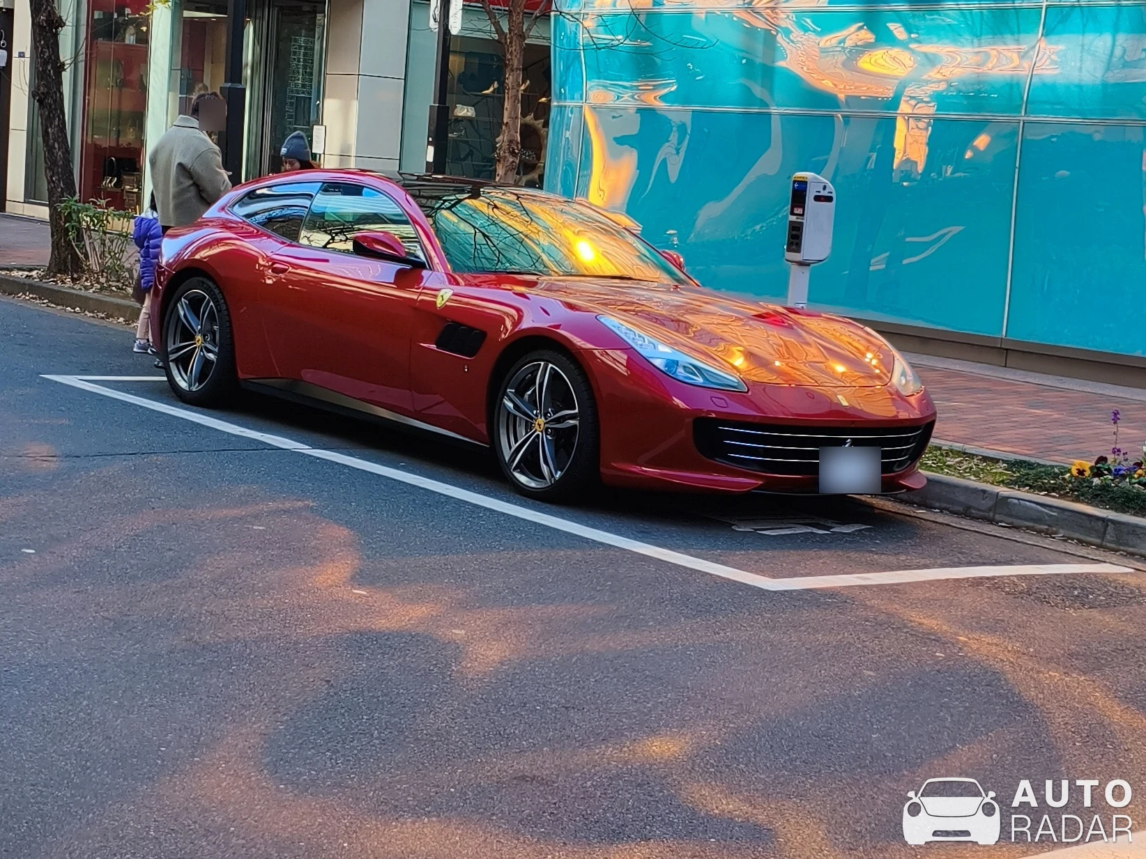 Ferrari GTC4Lusso spotted in 中央区, 日本