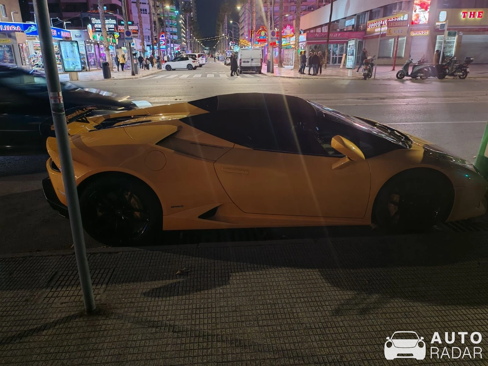Lamborghini Huracán LP610-4 Spyder spotted in Benidorm, Spain