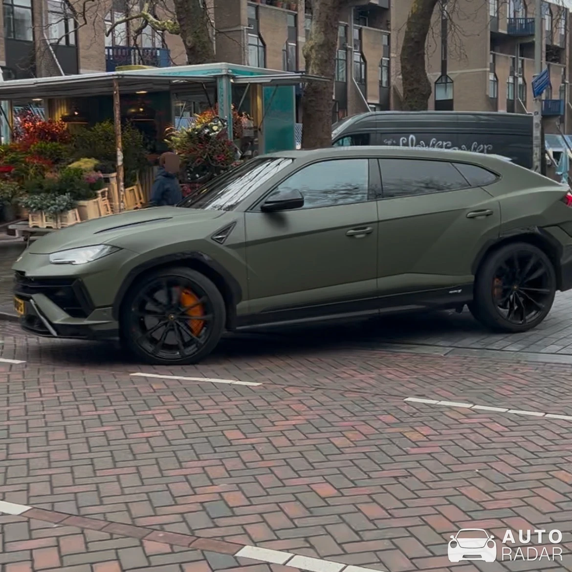 Lamborghini Urus S spotted in Rotterdam, Netherlands