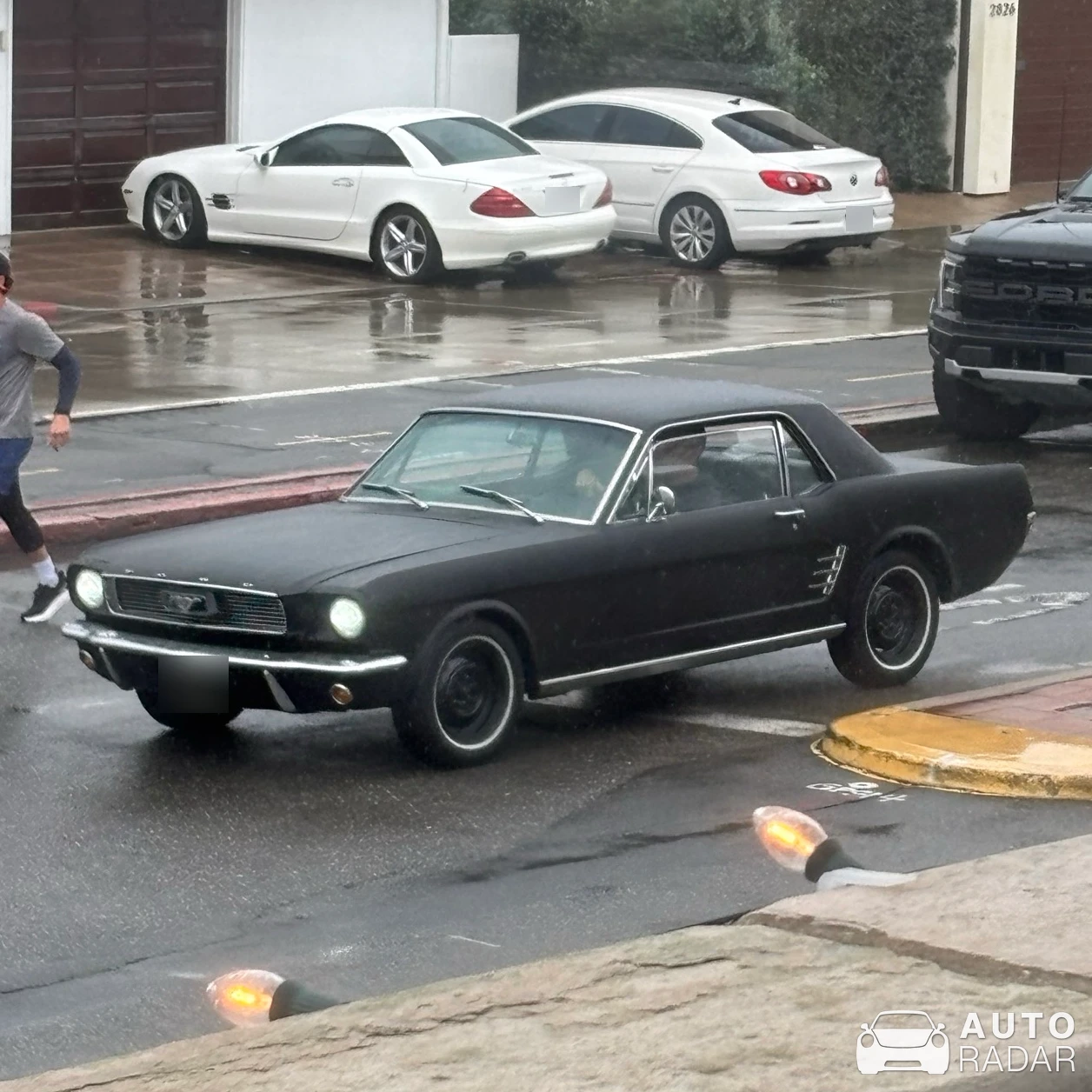 Ford Mustang Coupé 1966 spotted in Hermosa Beach, United States
