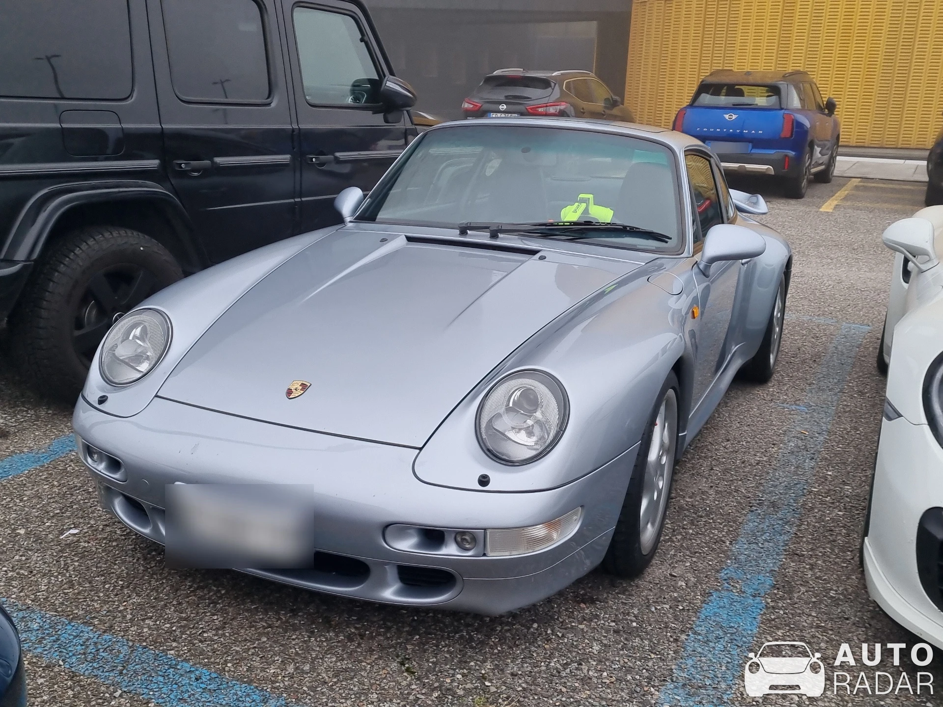 Porsche 993 Turbo spotted in Rho, Italia