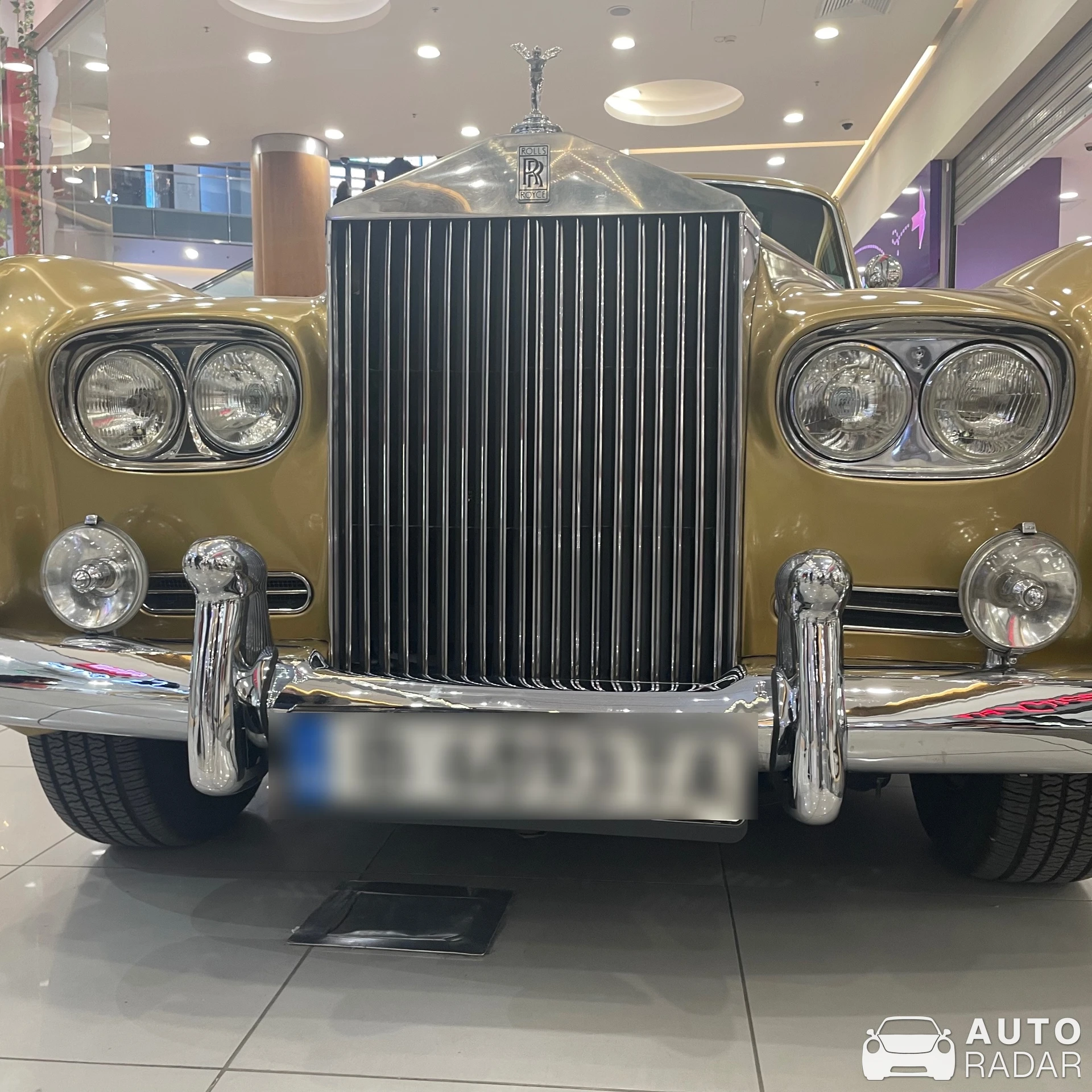 Rolls-Royce Silver Cloud spotted in Варна, България