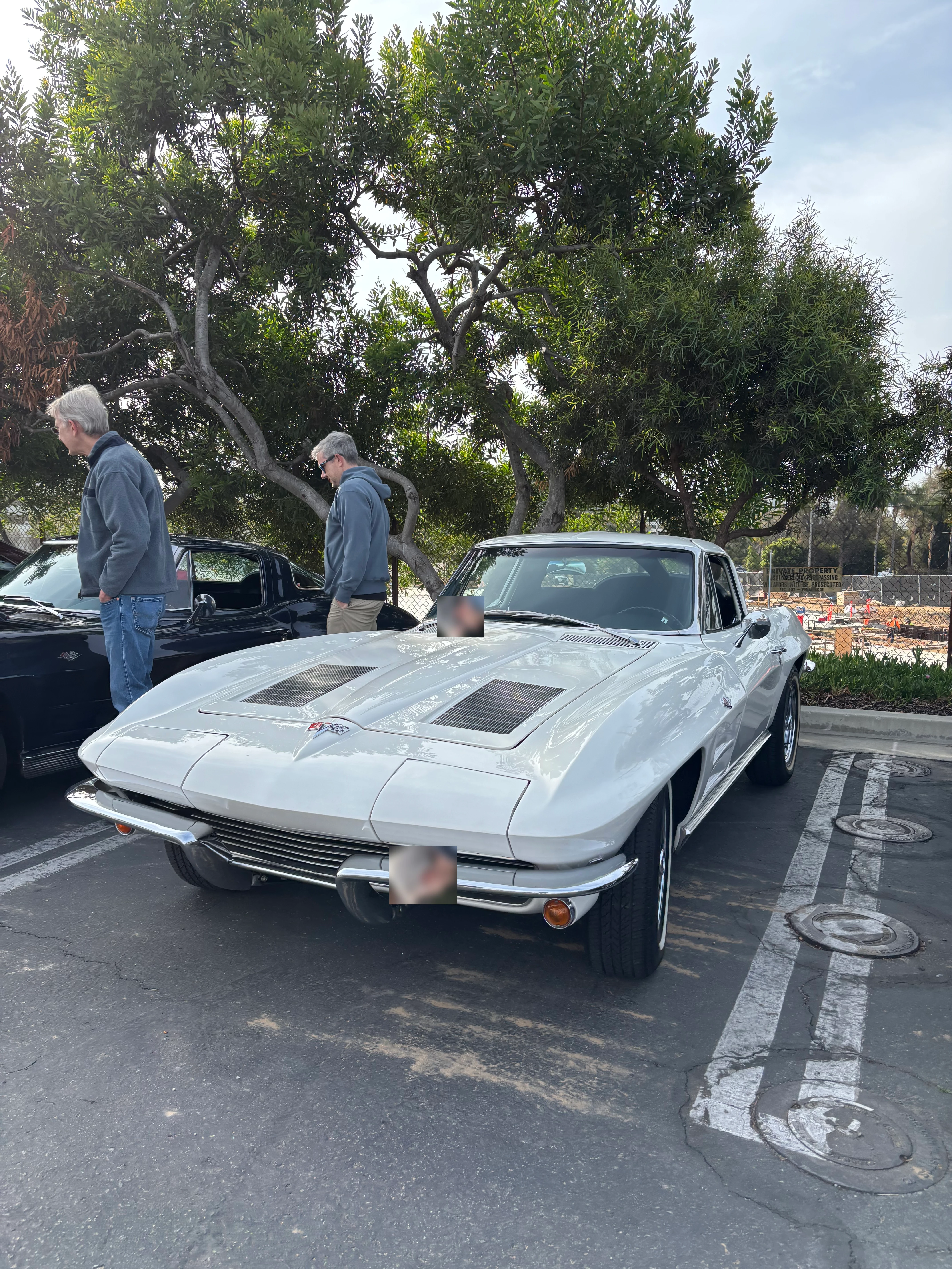 Chevrolet Corvette C2 Split Window spotted in El Segundo