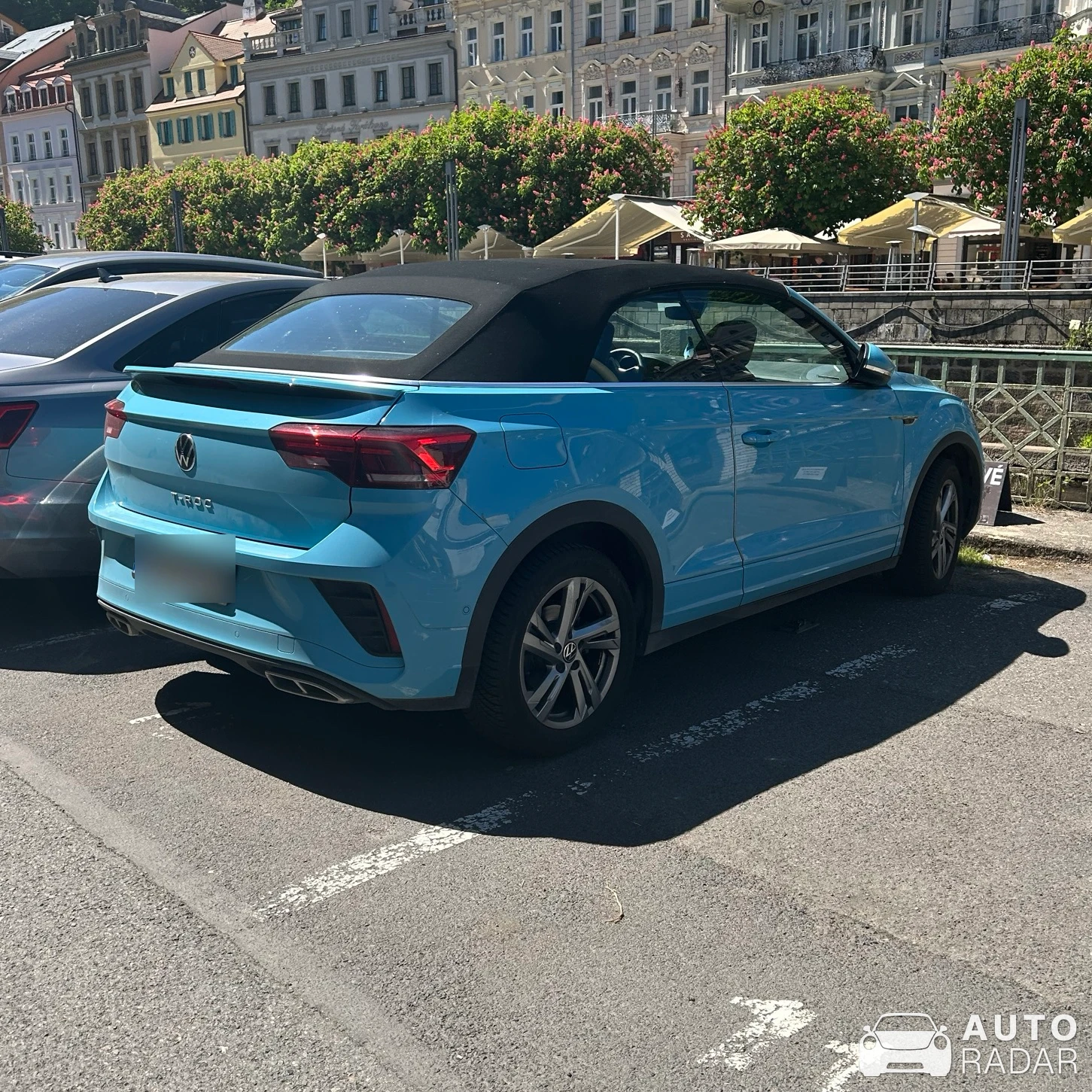 Volkswagen T-Roc Cabriolet spotted