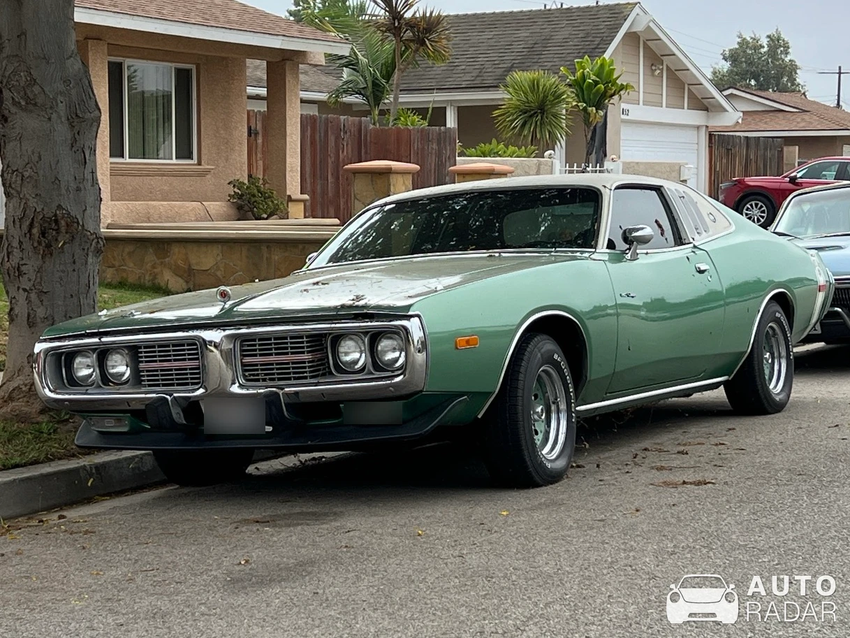 Dodge Charger SE 1973 spotted in Camarillo