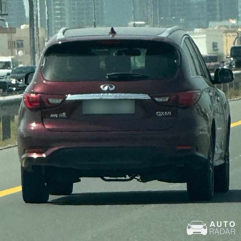 Infiniti QX60 spotted in Dubai