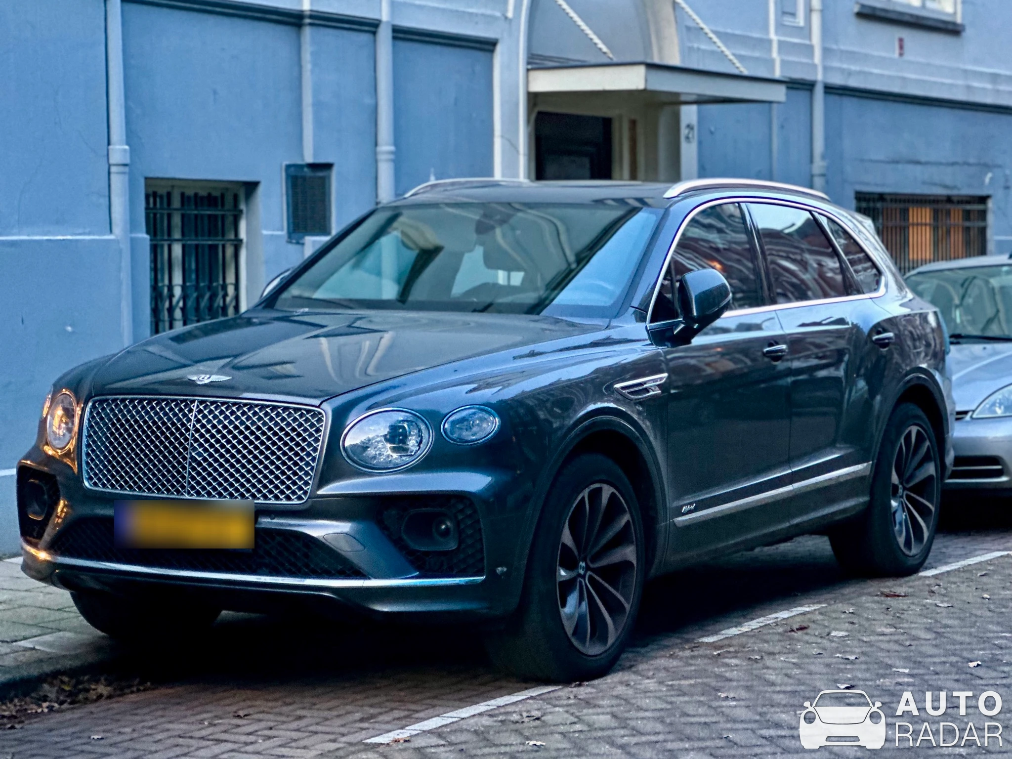 Bentley Bentayga Hybrid 2021 spotted in Amsterdam