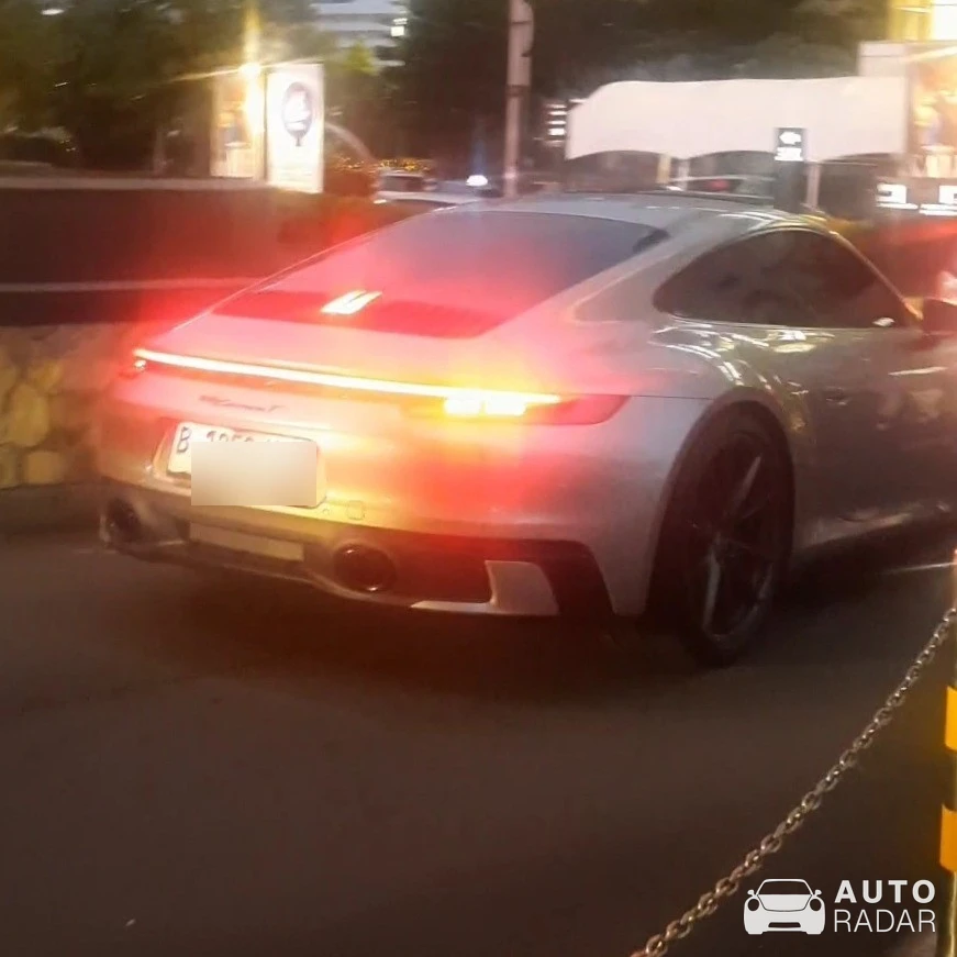 Porsche 992 Carrera T MkI spotted in Kota Jakarta Pusat, Indonesia