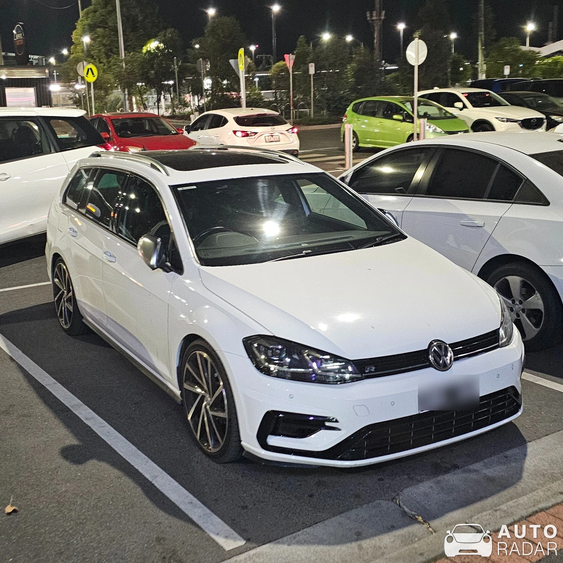 Volkswagen Golf R Variant 2018 spotted in Angledool