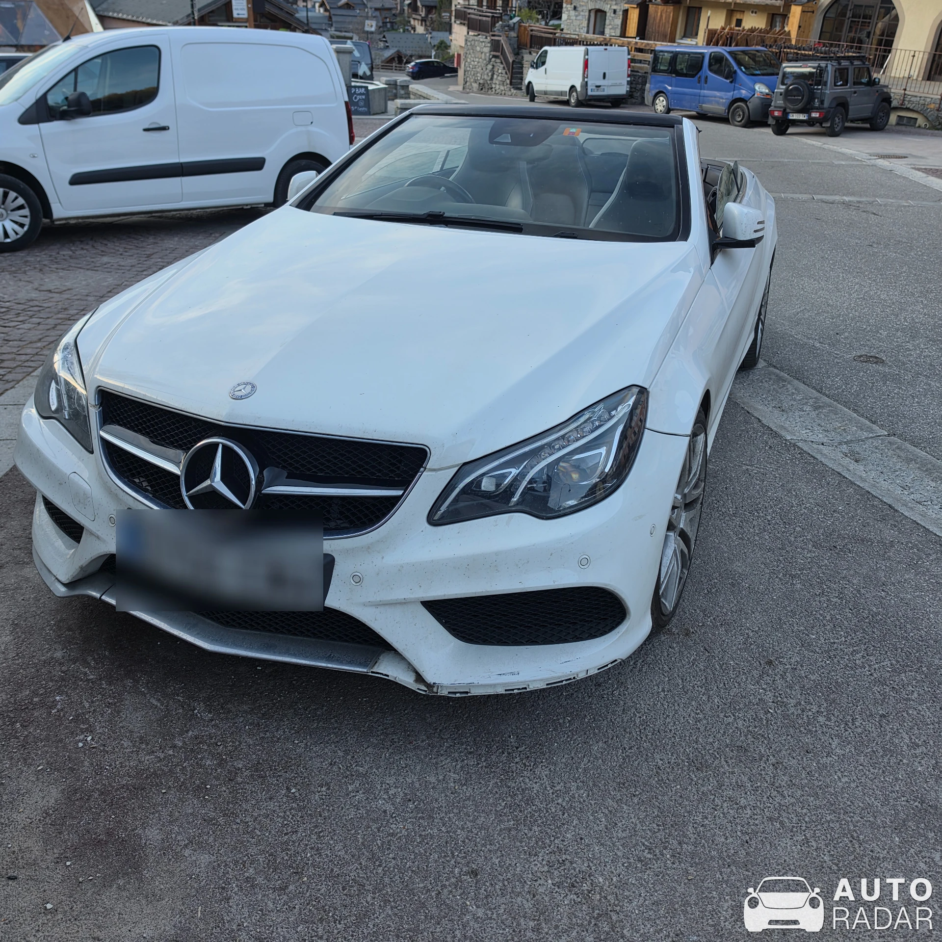 Mercedes-Benz E-Klasse Cabriolet A207 2013 spotted in Les Belleville