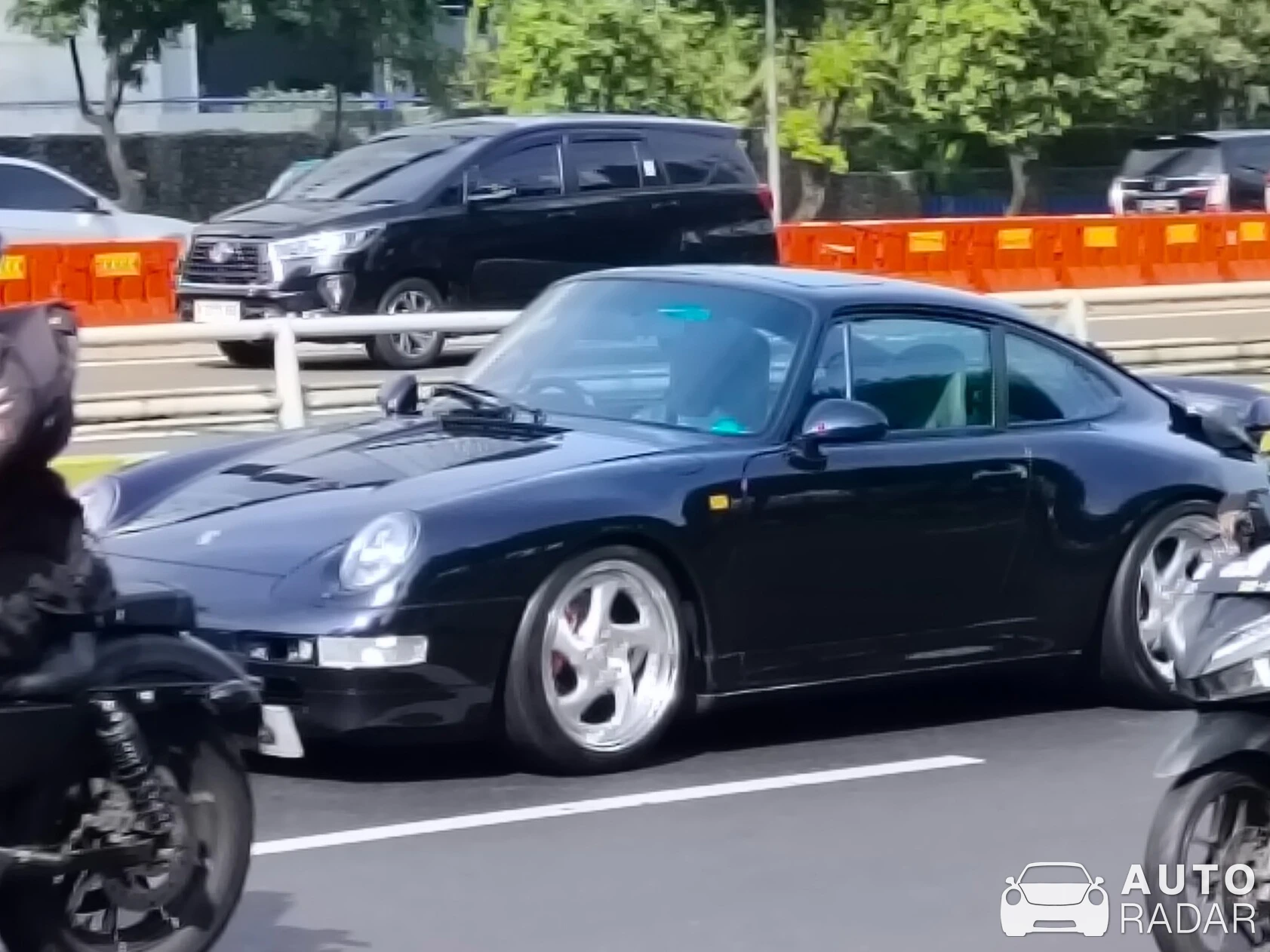 Porsche 993 Turbo spotted in Kota Jakarta Selatan, Indonesia