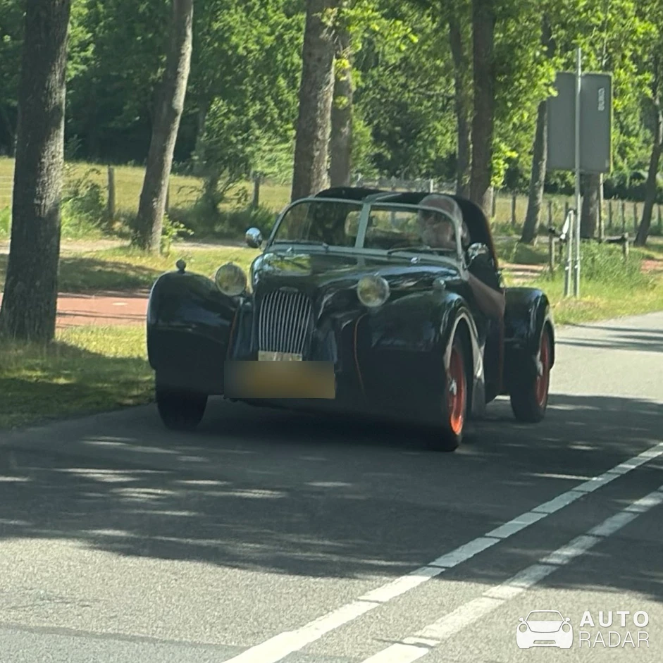 Burton 2CV spotted in Schoorl