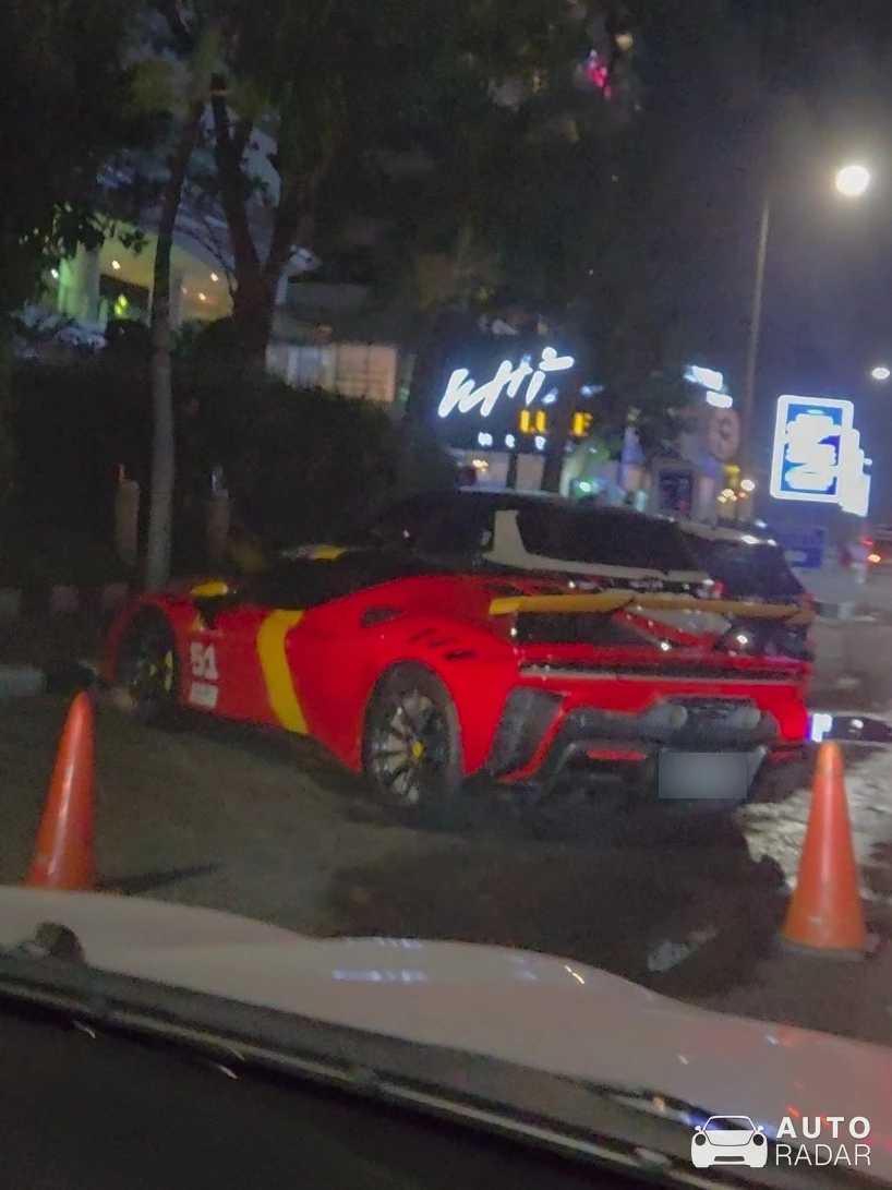 Ferrari SF90 XX Stradale Le Mans Hyperclub Edition spotted in Surabaya