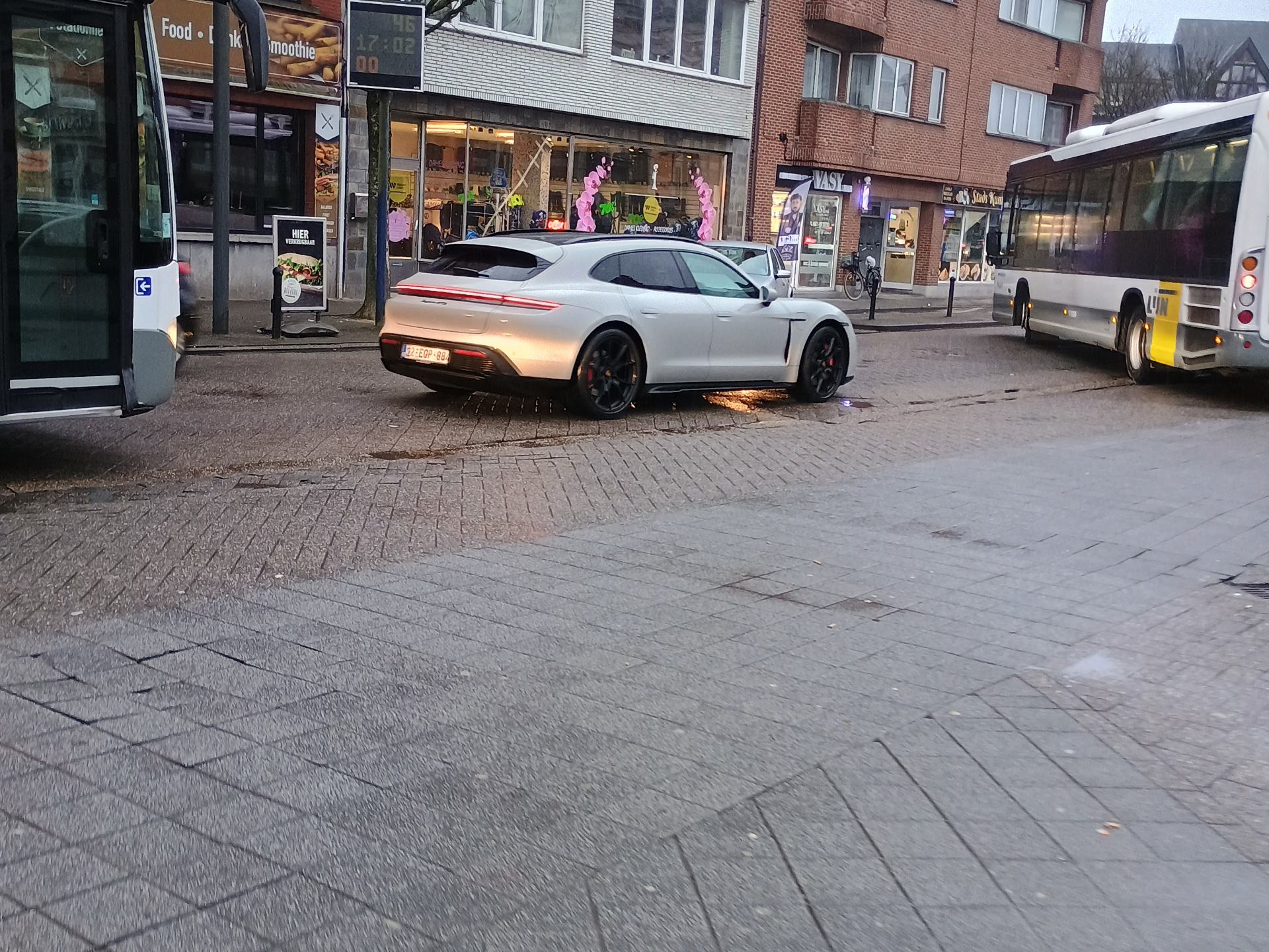 Porsche Taycan GTS Sport Turismo