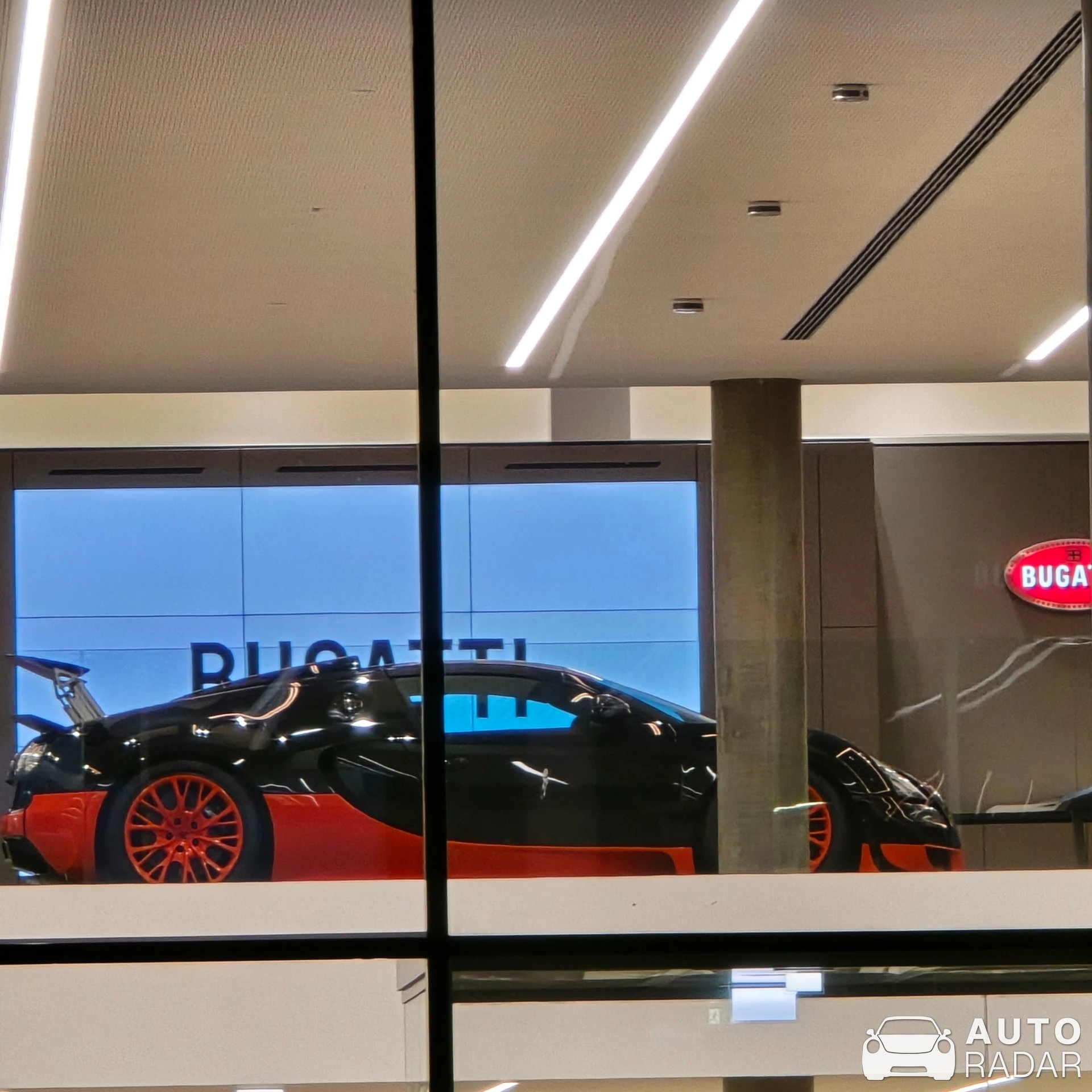 Bugatti Veyron 16.4 Super Sport spotted in Wien, Austria