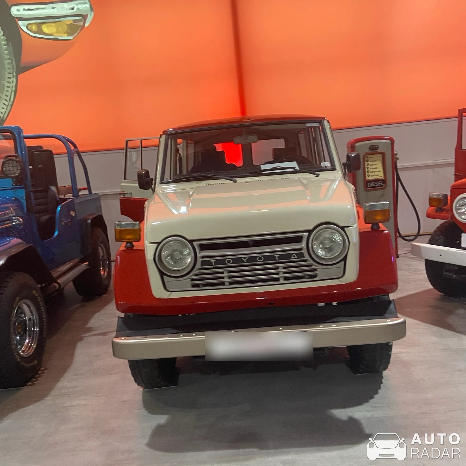 Toyota Land Cruiser Station Wagon FJ55 spotted in Köln
