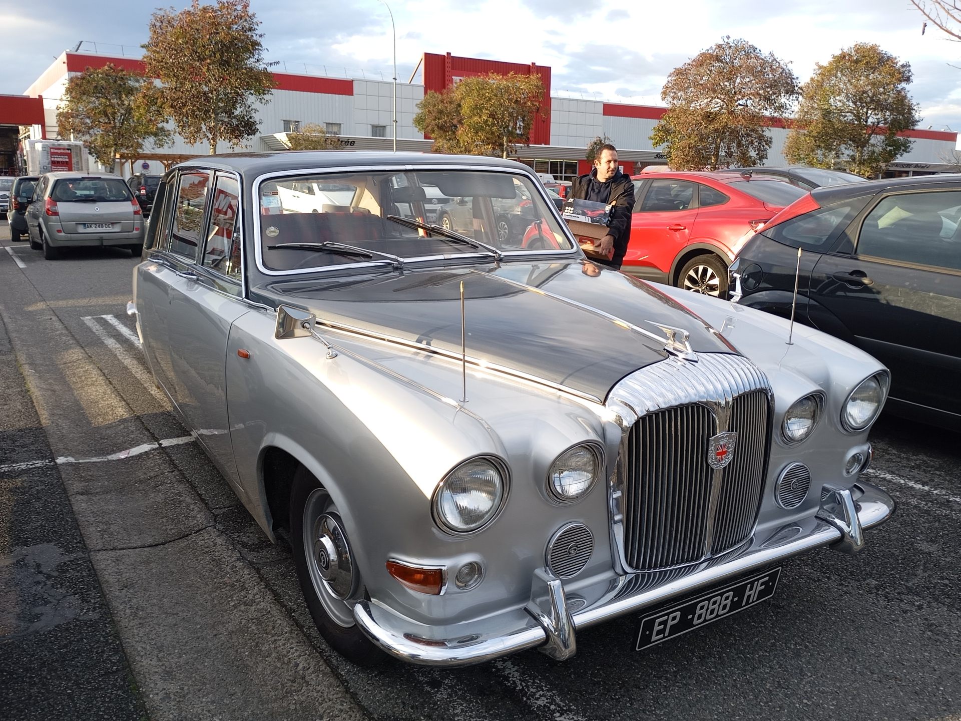 Daimler DS420