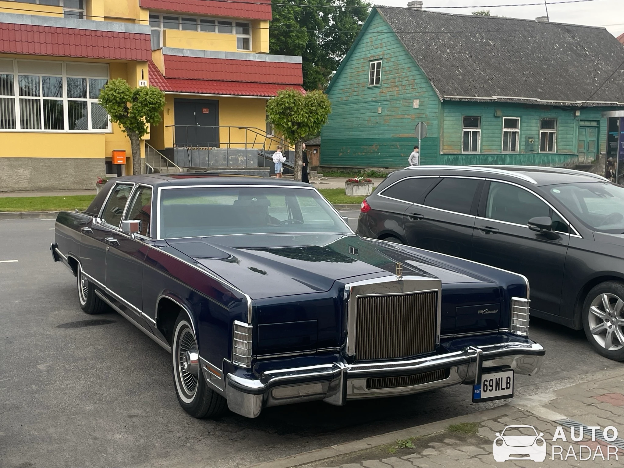Lincoln Continental Town Car spotted in Lihula, Estonia
