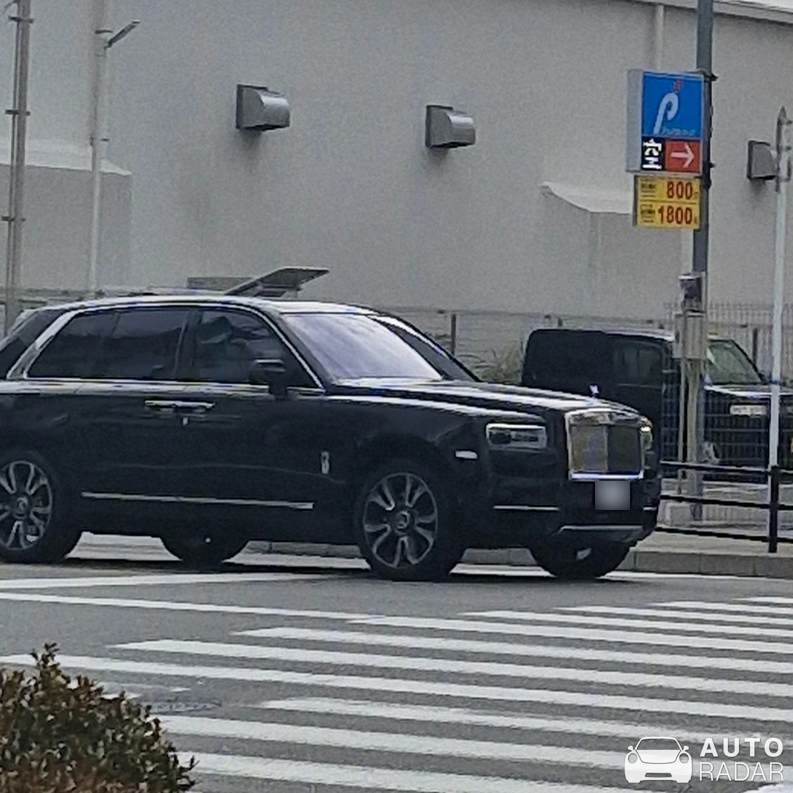 Rolls-Royce Cullinan spotted in Osaka, Japan