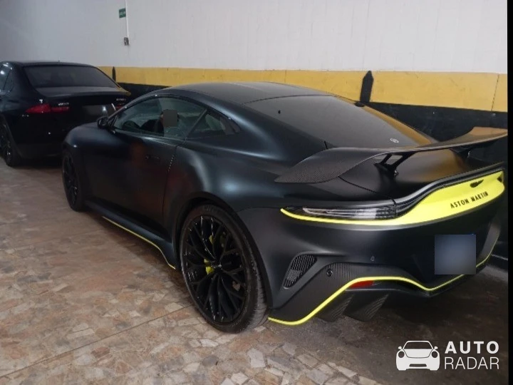 Aston Martin V12 Vantage spotted in Centro Histórico de São Paulo, Brasil