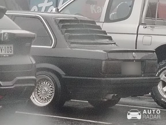 BMW 3 Series E30 spotted in Kuopio