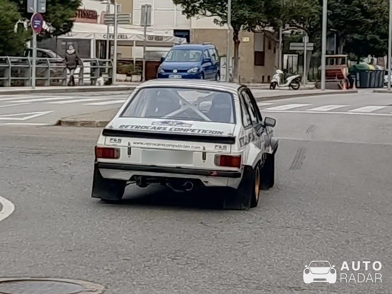 Ford Escort RS1800 spotted in Tossa de Mar