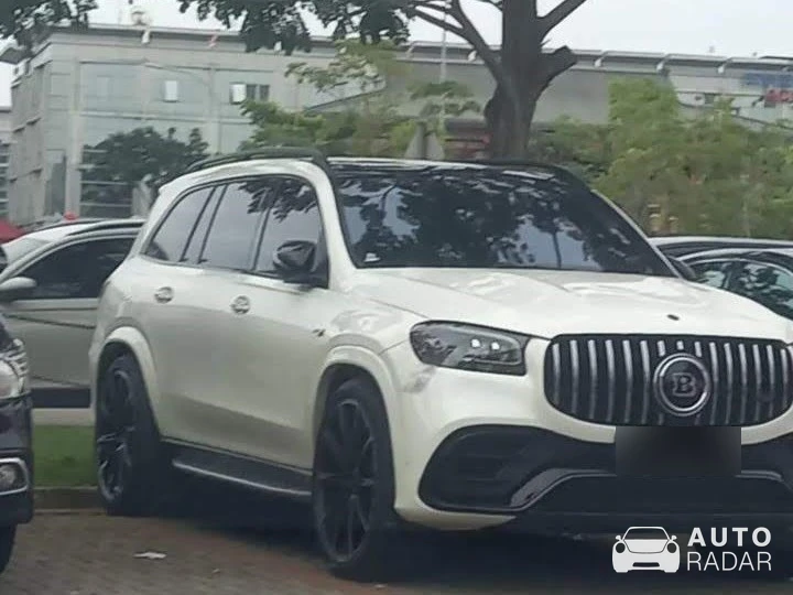 Mercedes-AMG Brabus GLS B40-700 X167 spotted in Jakarta
