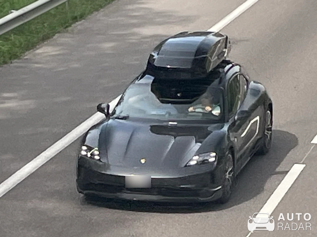 Porsche Taycan Cross Turismo MkI spotted in Dommartin-lès-Toul