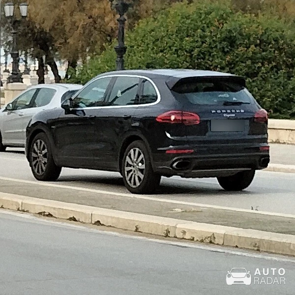 Porsche Cayenne spotted in Bari, Italy