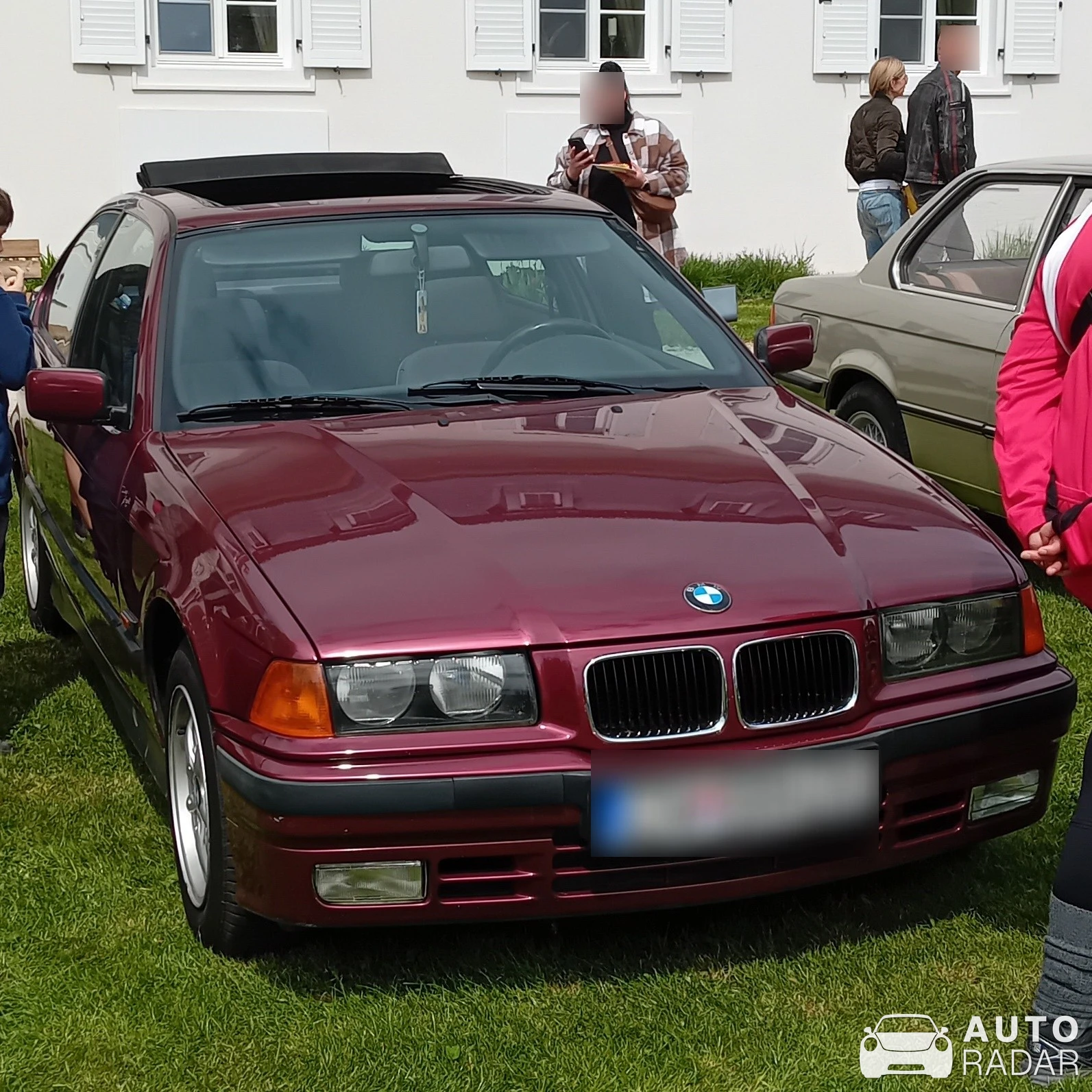 BMW 3 Series E36 Compact spotted in Gbeľany