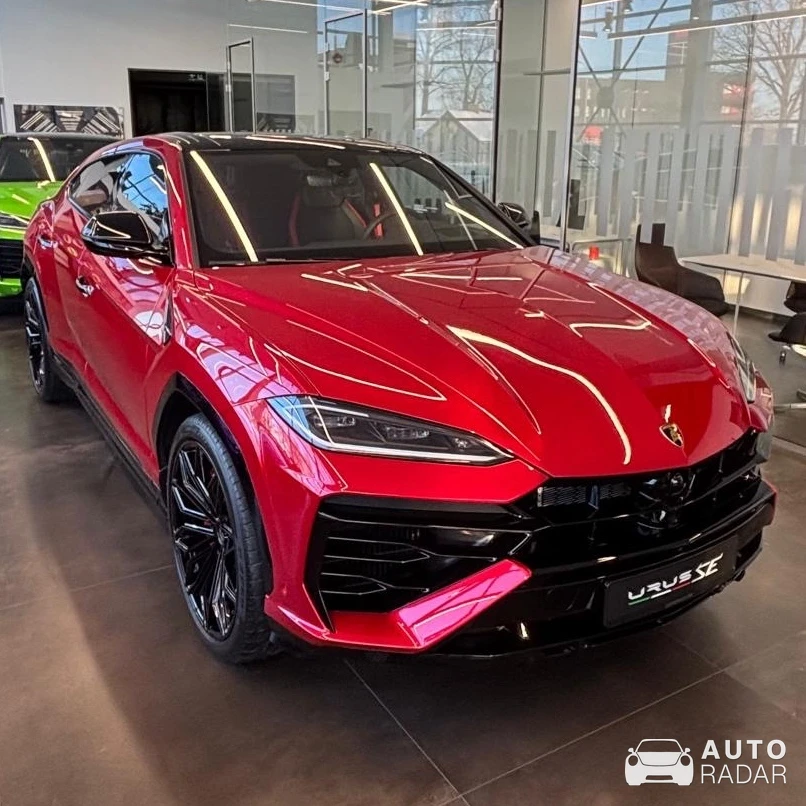 Lamborghini Urus SE spotted in Riga, Latvia