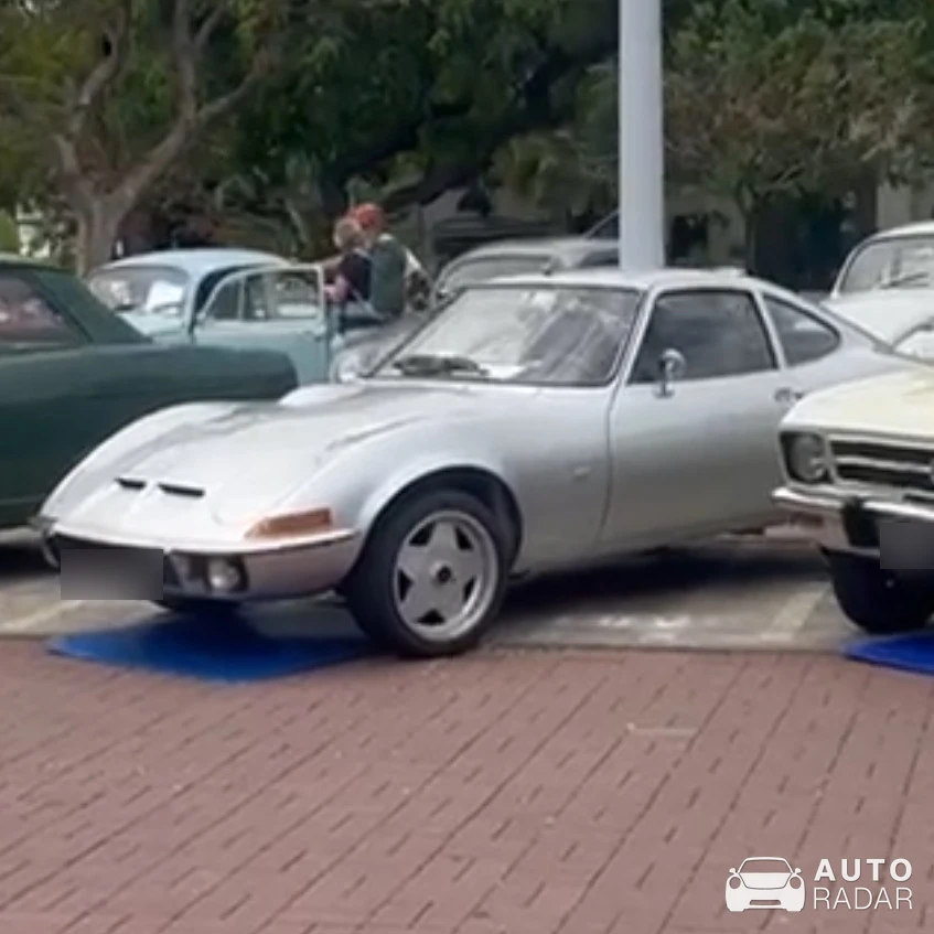 Opel GT Roadster spotted in Lisbon, Portugal