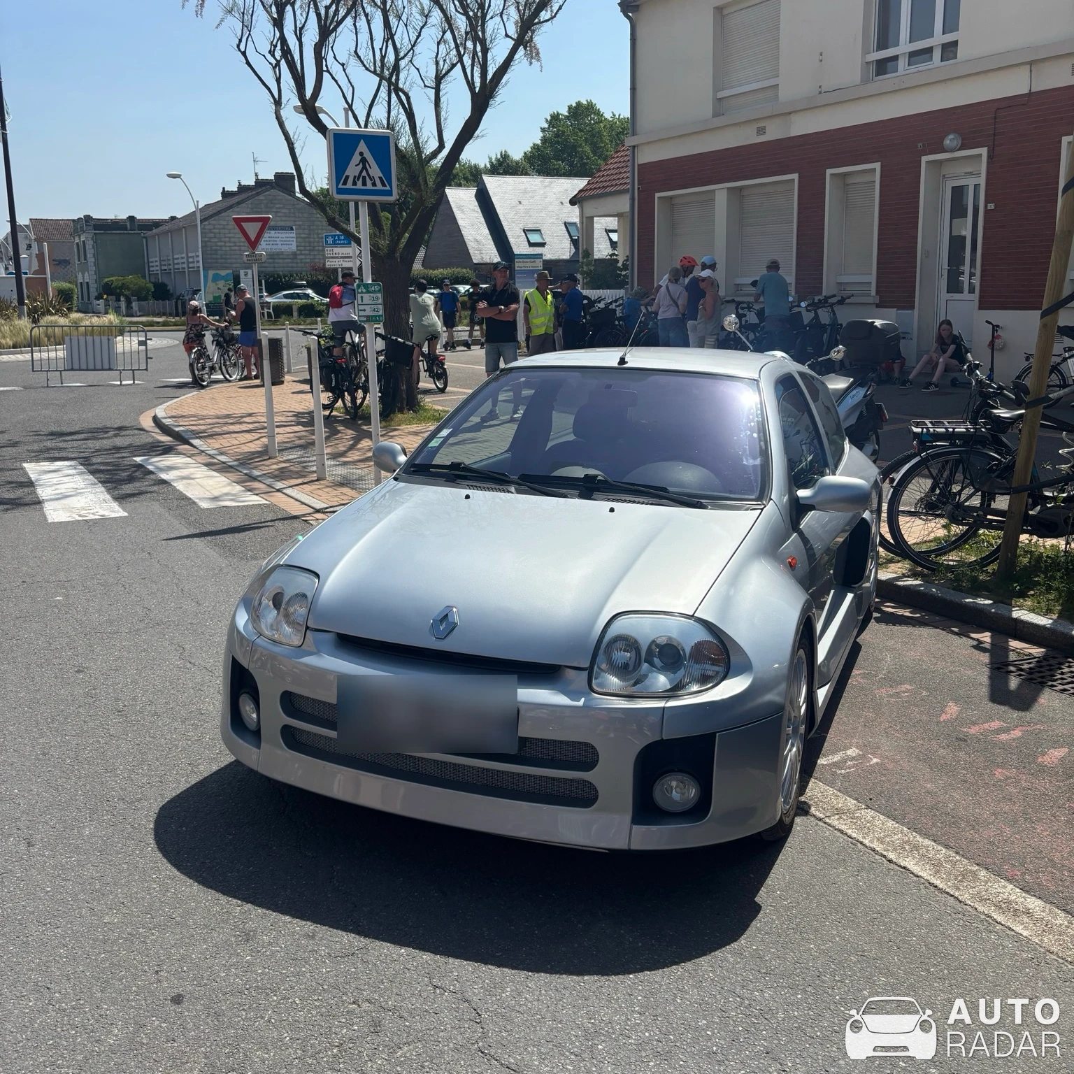 Renault Clio V6 spotted in Fort-Mahon-Plage, France