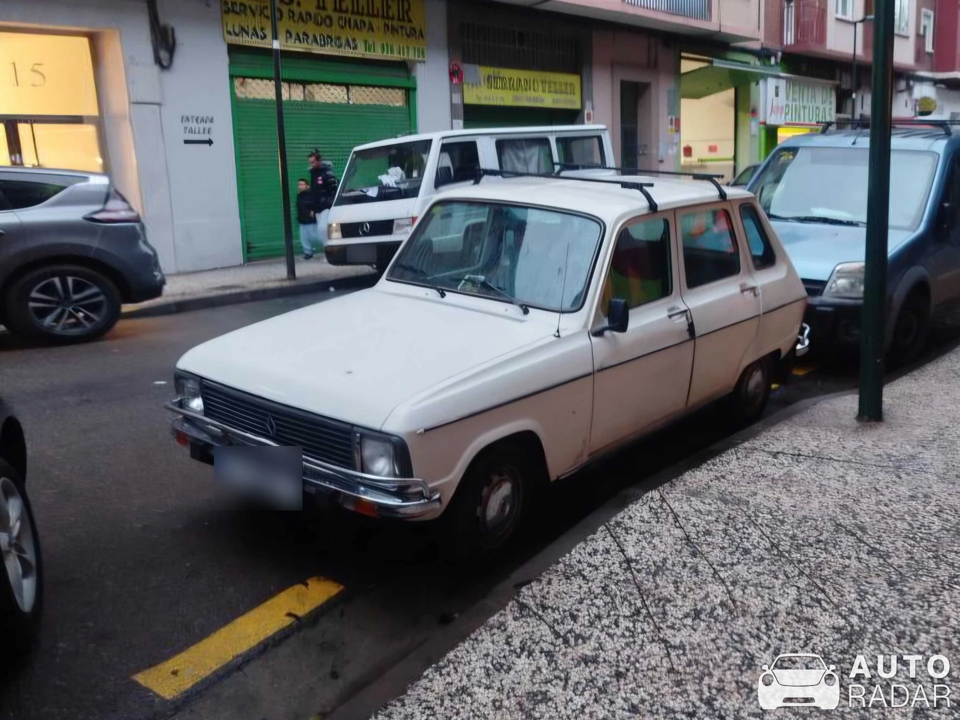Renault 6 spotted in Zaragoza