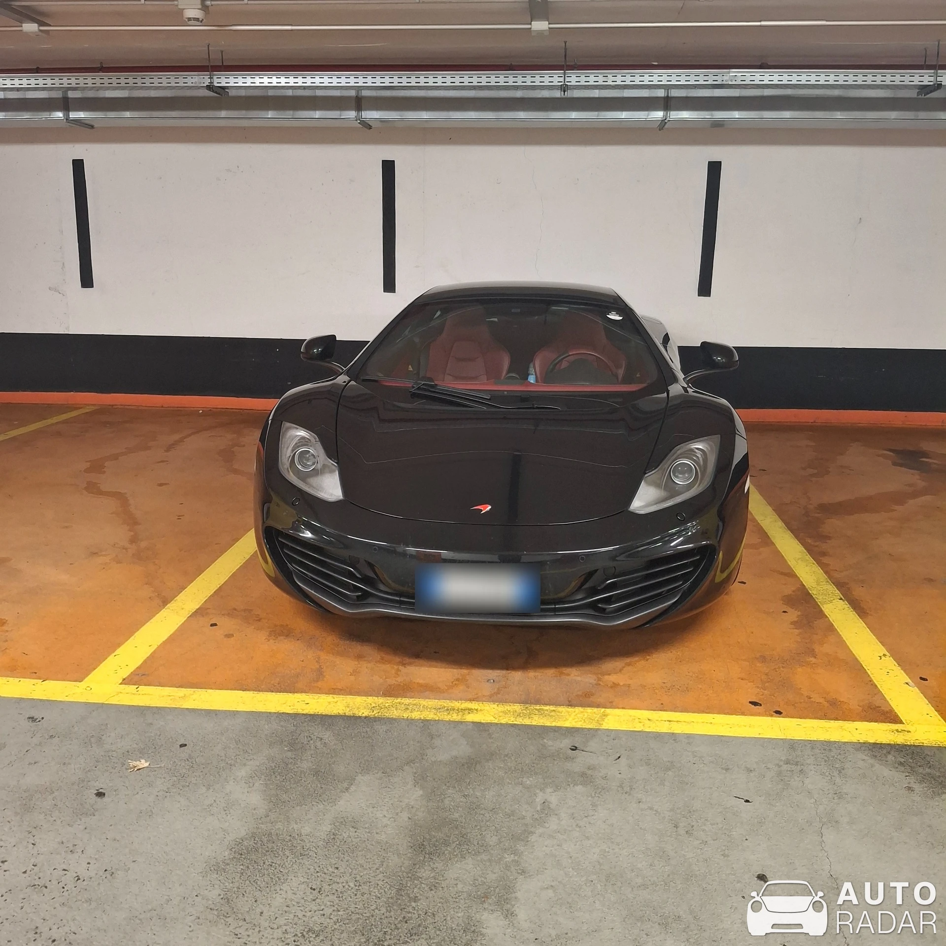 McLaren 12C spotted in Milano, Italy