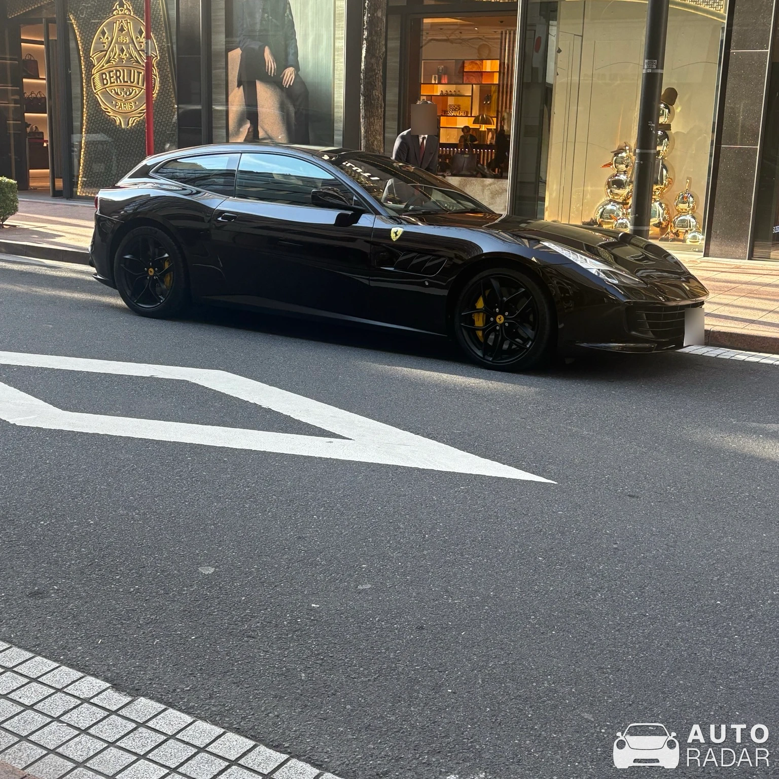 Ferrari GTC4Lusso spotted in Chuo City, Japani
