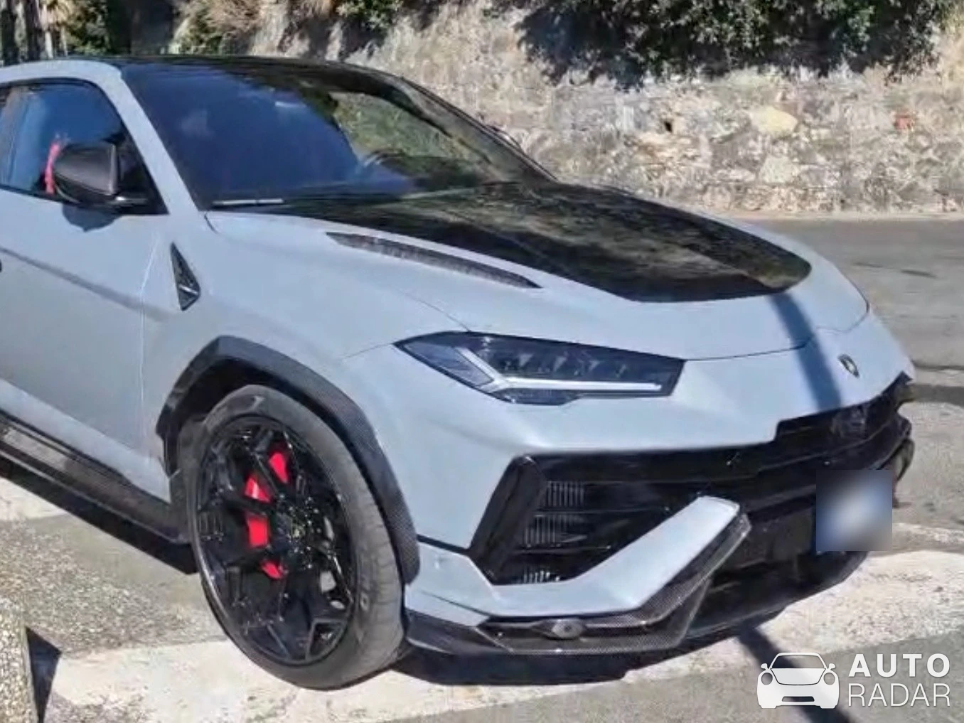Lamborghini Urus Performante spotted in La Spezia