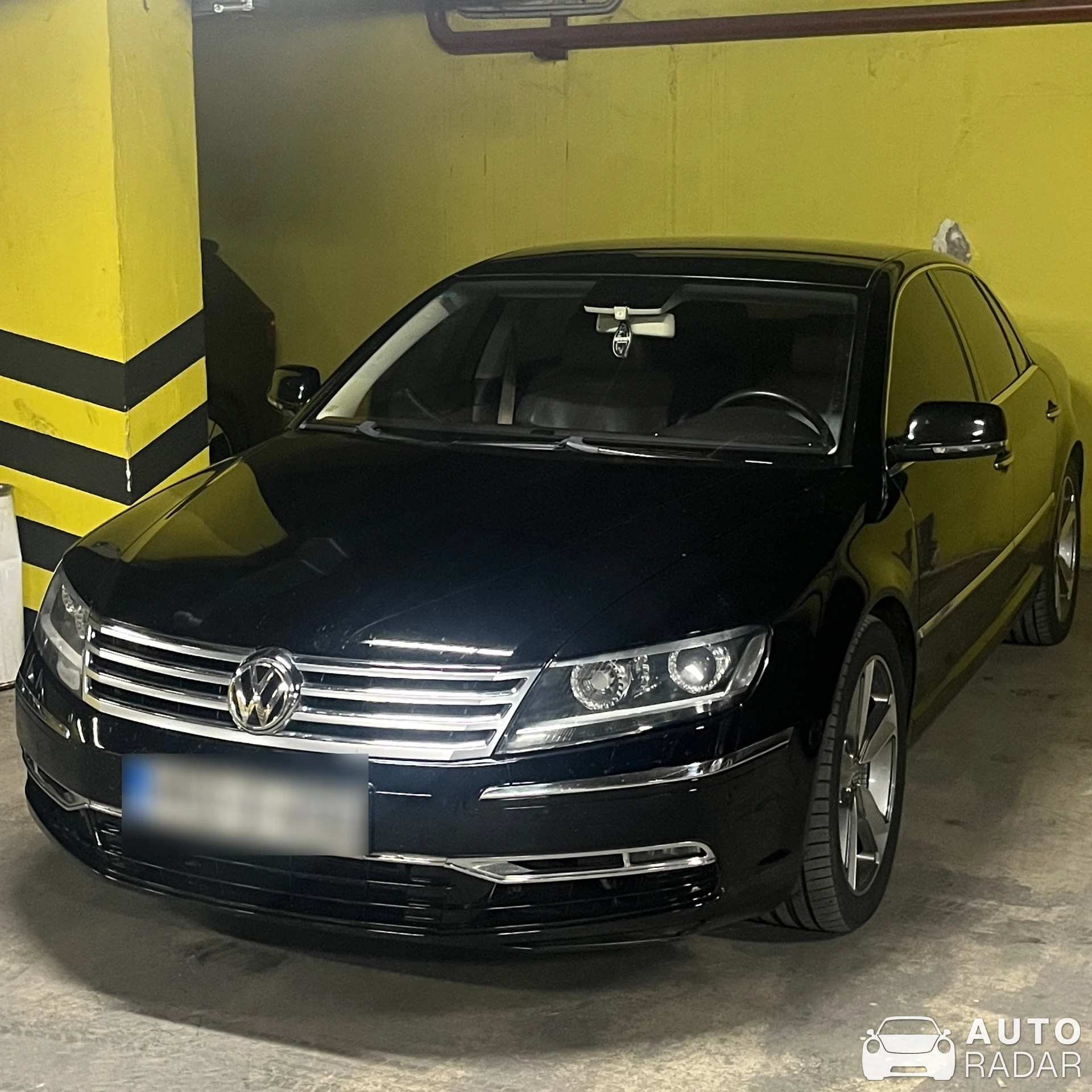 Volkswagen Phaeton spotted in Sarajevo
