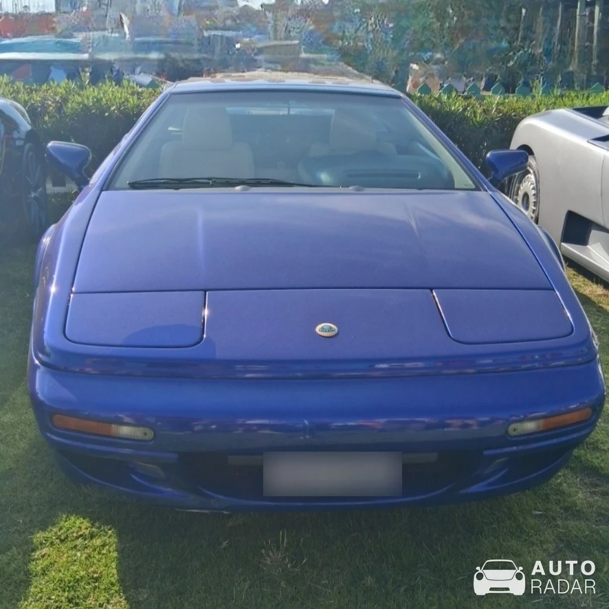 Lotus Esprit S4 spotted in Alimos