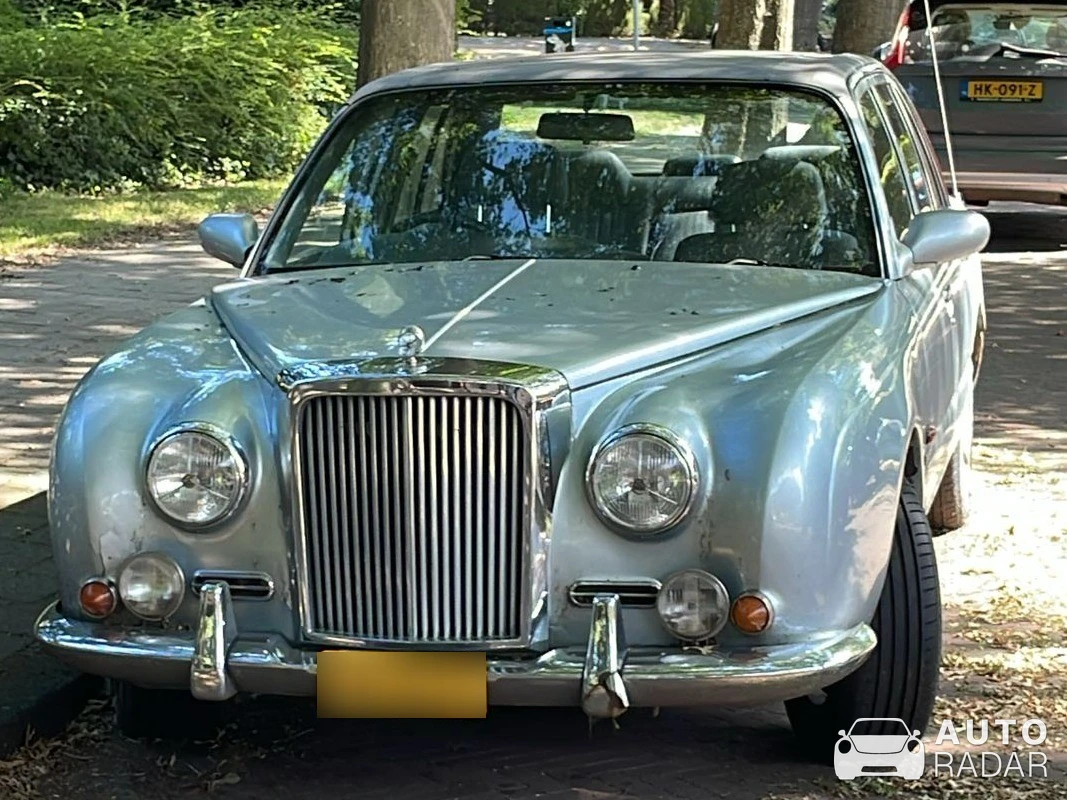 Mitsuoka Galue II spotted in Wassenaar