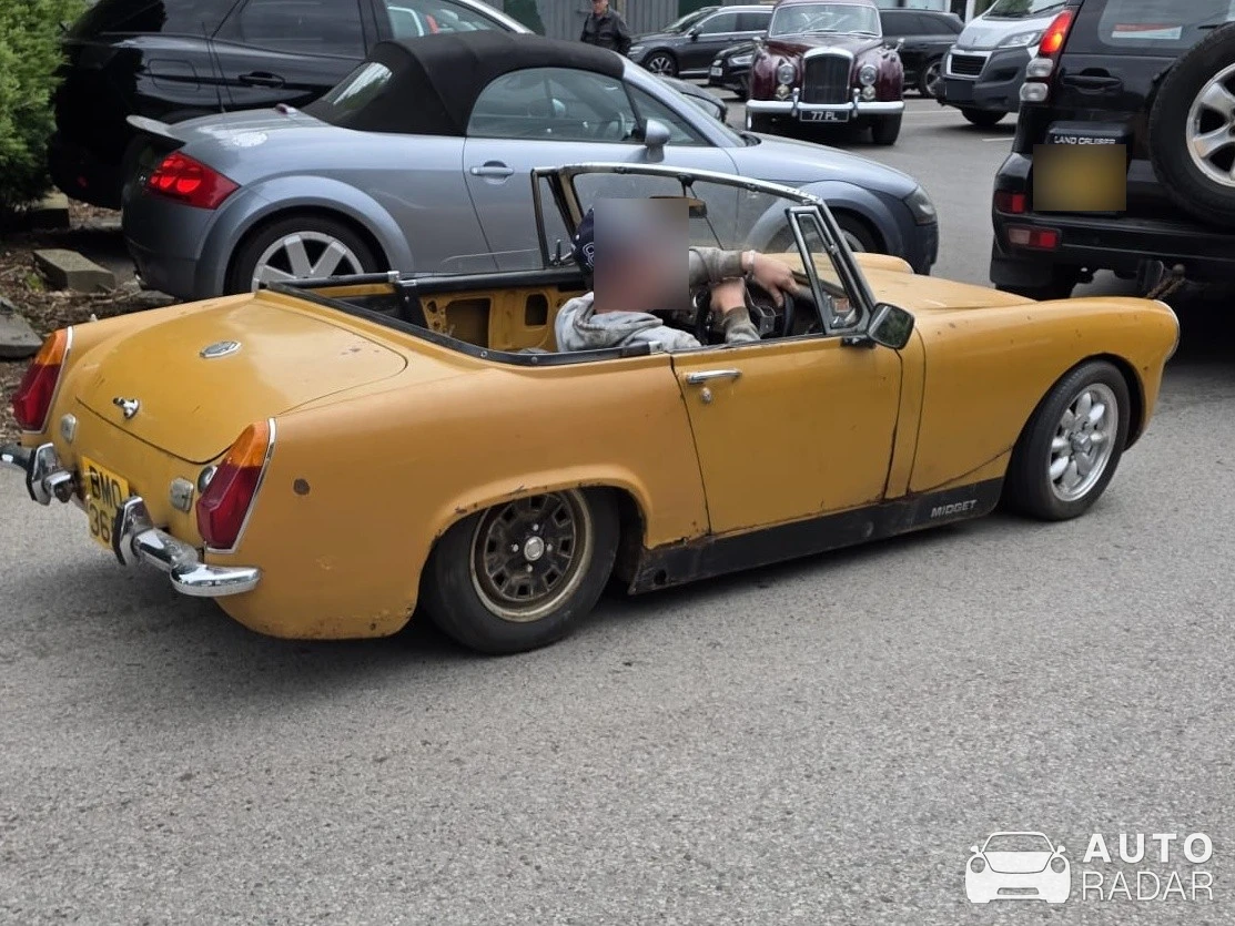 MG Midget spotted in Alton