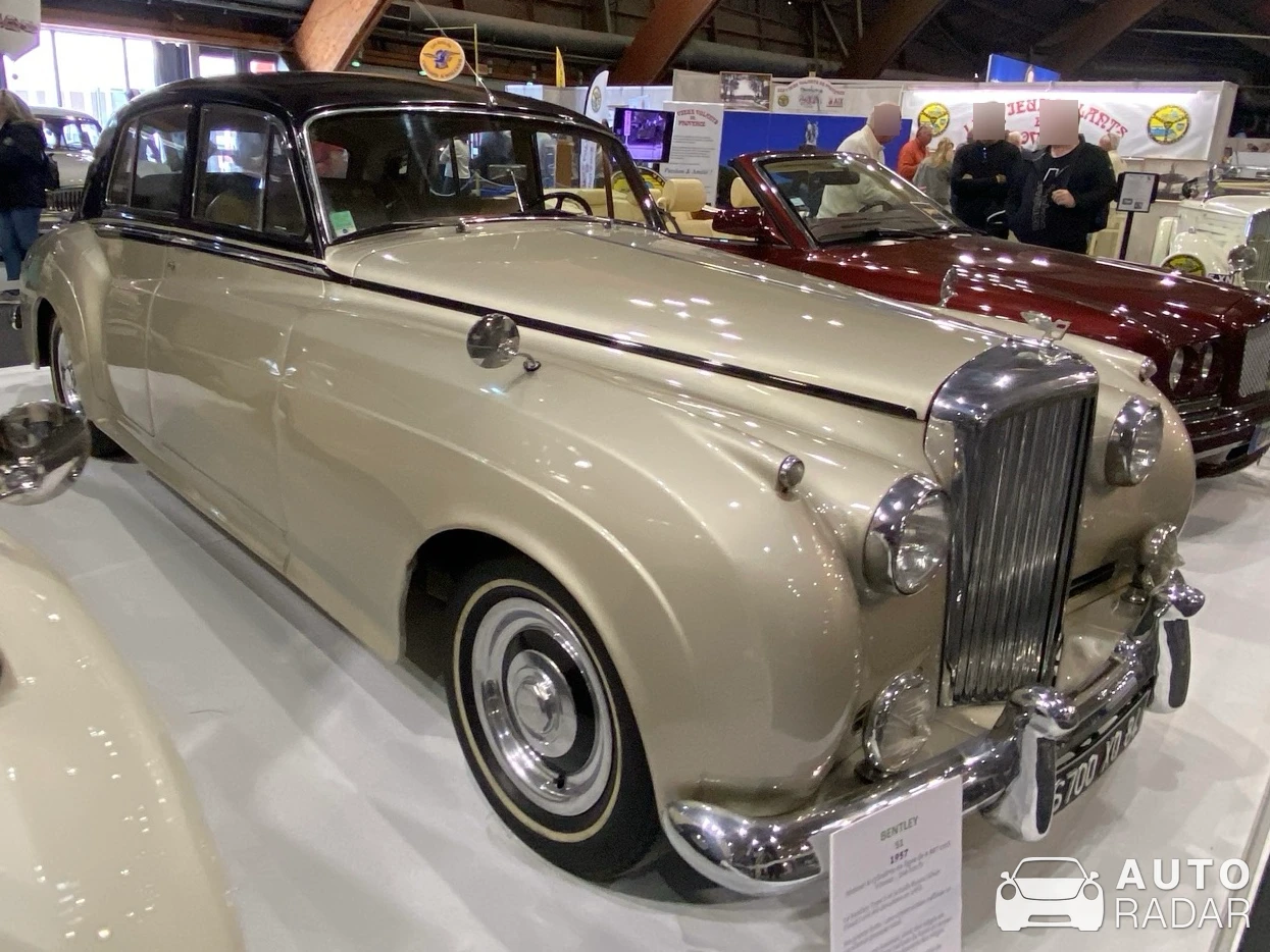 Bentley S2 spotted in Avignon
