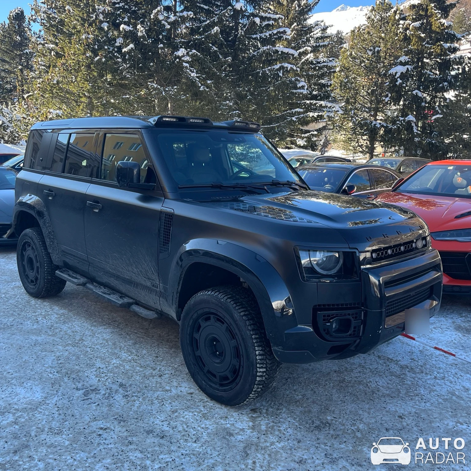 Land Rover Defender Urban XRS spotted in San Maurizio, Svizzera