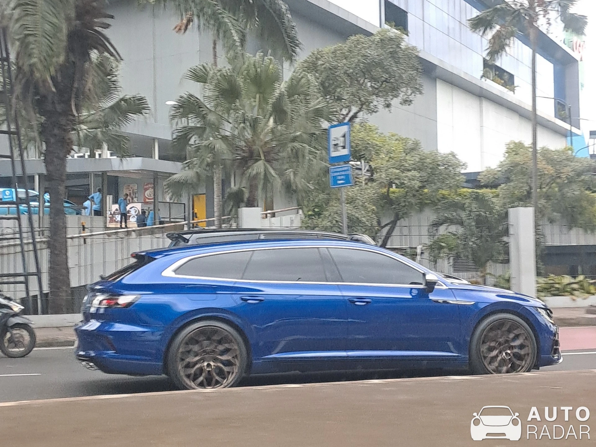 Volkswagen Arteon Shooting Brake spotted in Jakarta