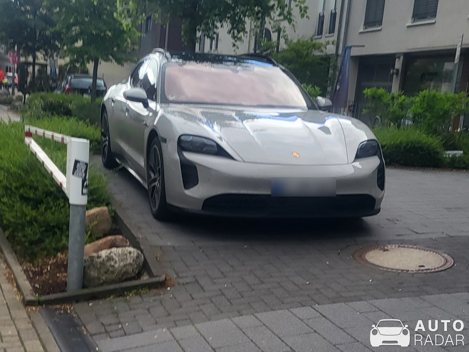 Porsche Taycan GTS Cross Turismo spotted in Bielefeld