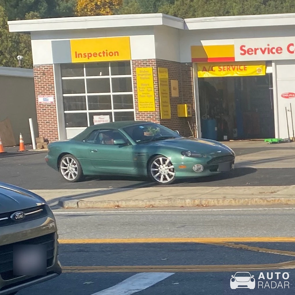Aston Martin DB6 Vantage Volante spotted in Belmont, United States