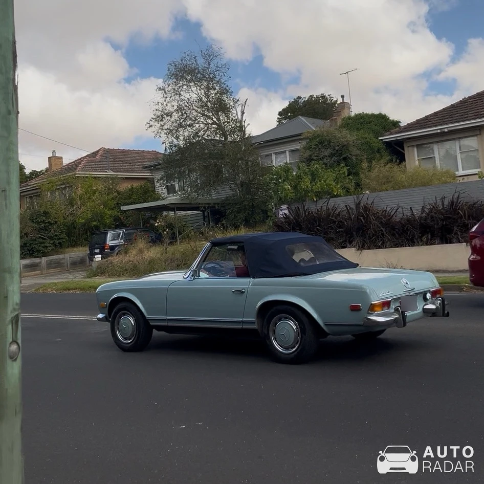 Mercedes-Benz 280 SL spotted in Highton, Australia