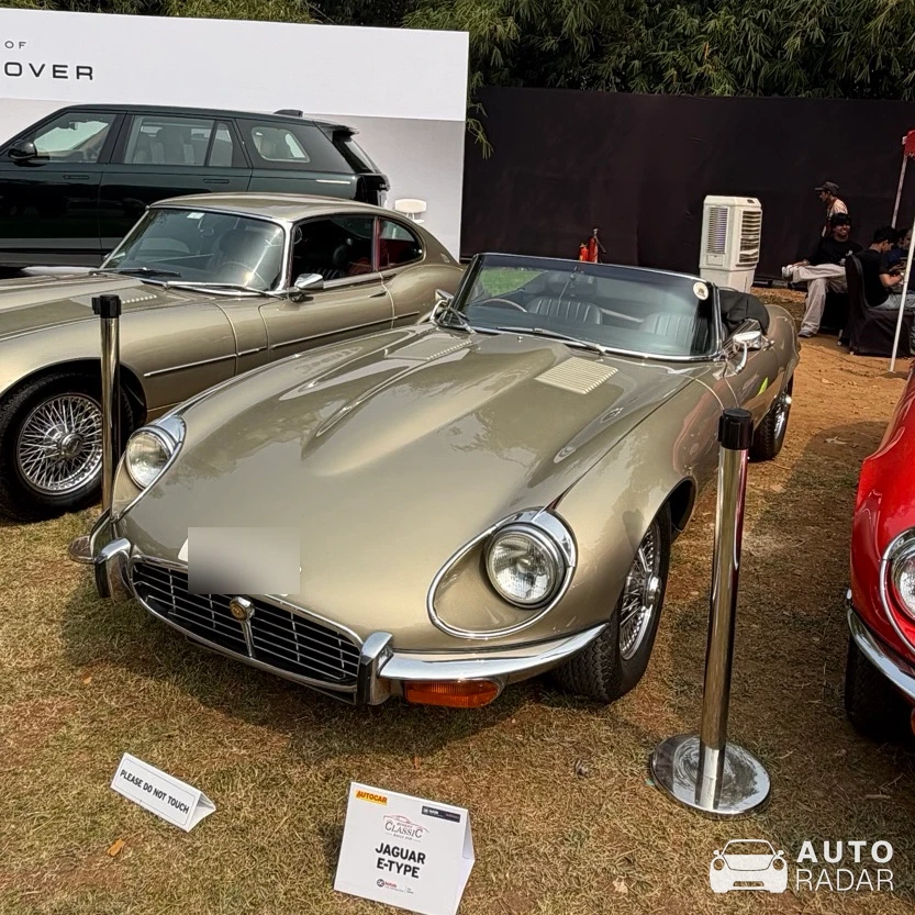 Jaguar E-Type spotted in Mumbai, India