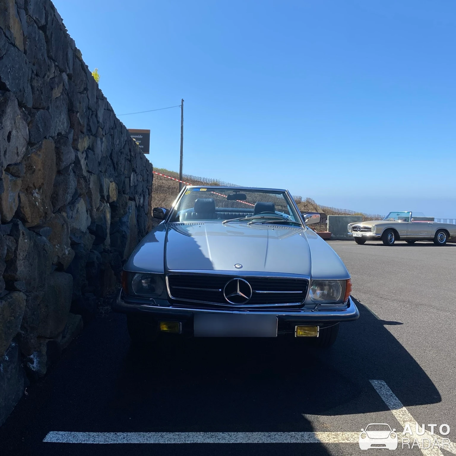 Mercedes-Benz SL-Klasse R107 spotted in El Sauzal