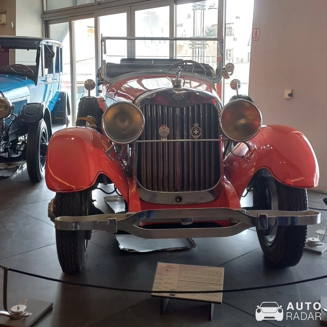Lincoln Model L151 Sport Roadster spotted in Athina